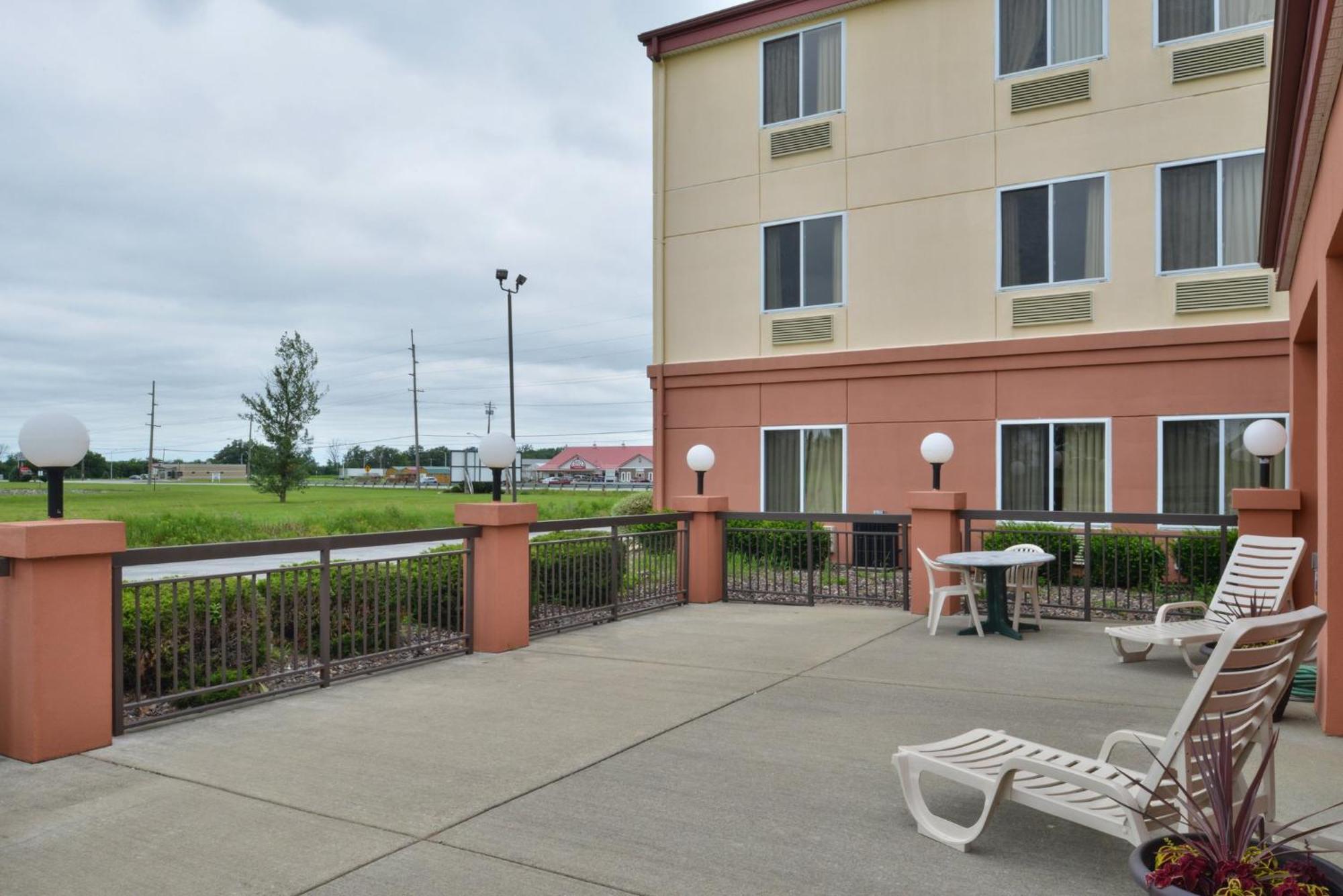 Red Roof Inn Clyde Dış mekan fotoğraf